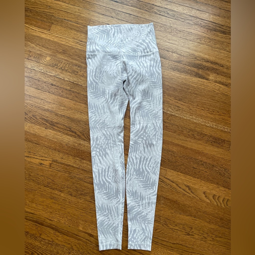 Lululemon White Palm Print Wunder Under Leggings